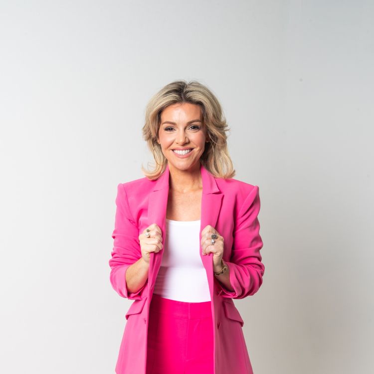 Hillary Walsh Headshot