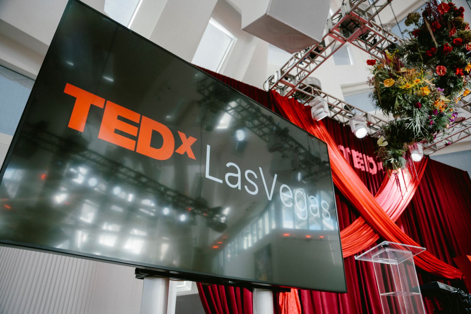 Stage - cc: Might Creative Agency